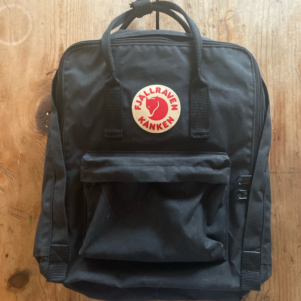 Fjall Raven Black Backpack
